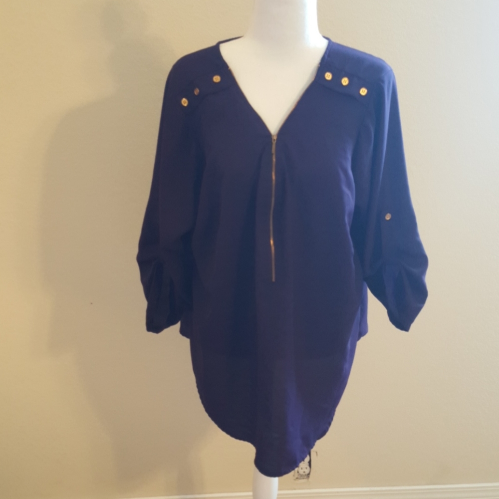 purple blouse w/zipper front🌵